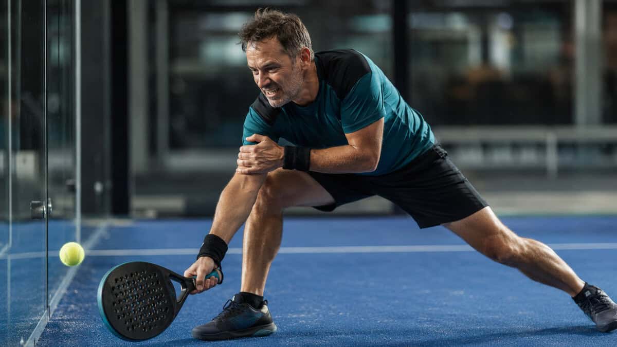 Lesiones más comunes en el pádel: por qué se producen y cómo prevenirlas